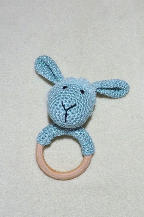 Gehaakte bijtring oud groen